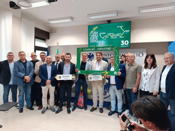 CAMMINO MATERANO/ Siglato a Taranto accordo tra Regione Puglia, 10 Comuni, 2 Gal